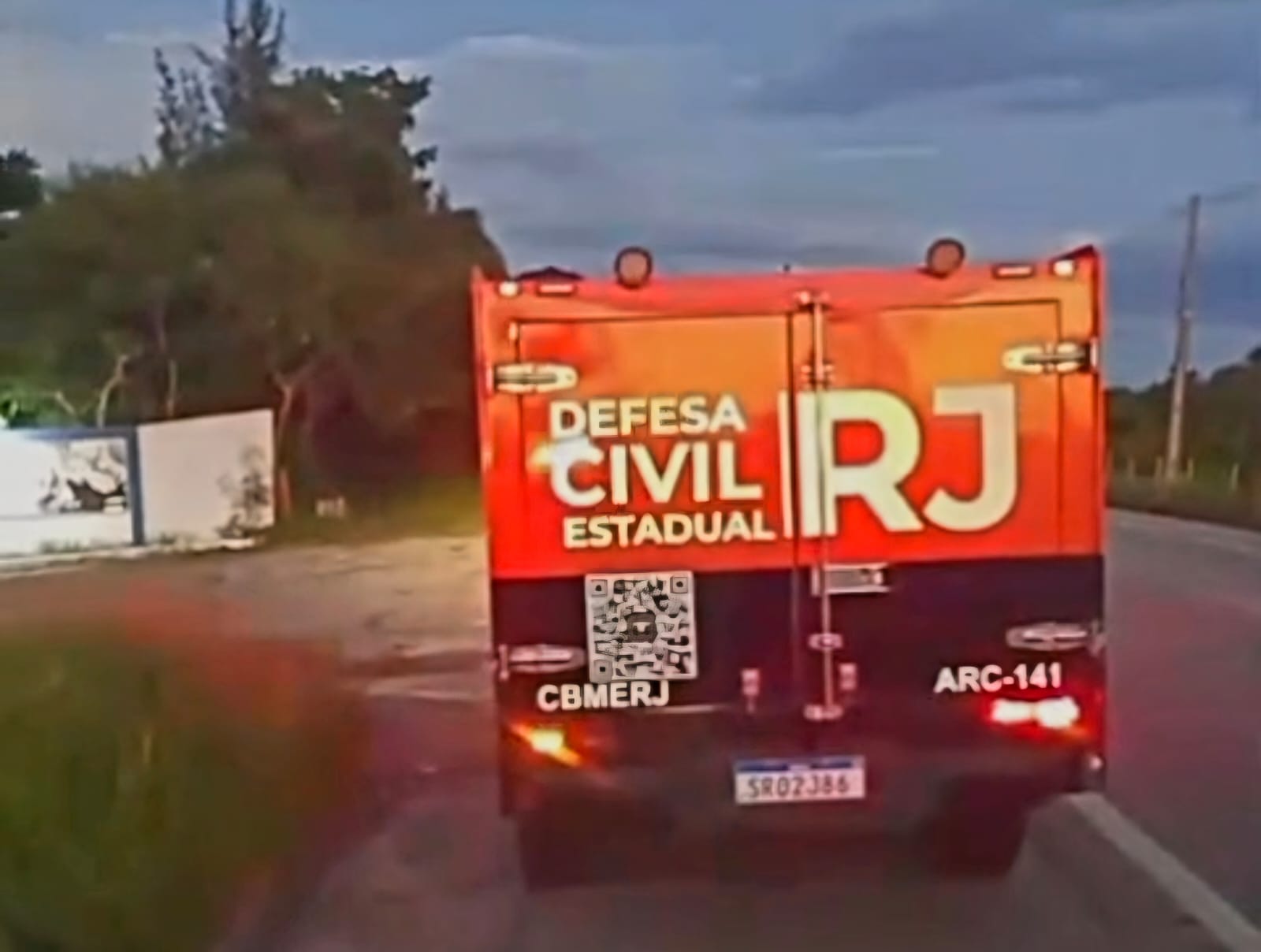 Mãe acha perna da filha morta em acidente na BR-356 ao voltar no local