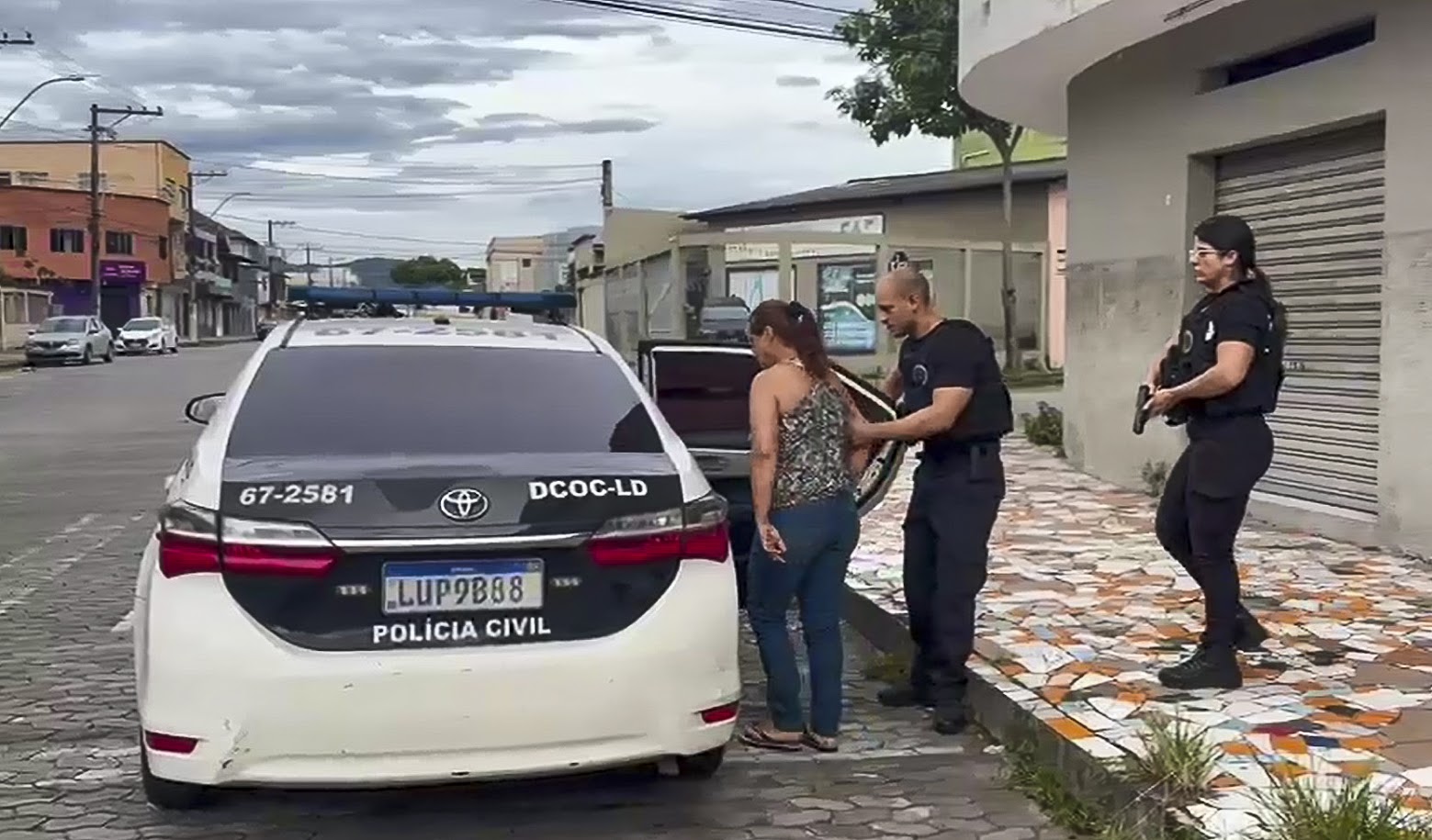 Polícia Civil do RJ desarticula rota interestadual de fuzis e drogas em três estados