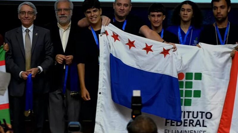 Estudantes de SJB se destacam em feira nacional