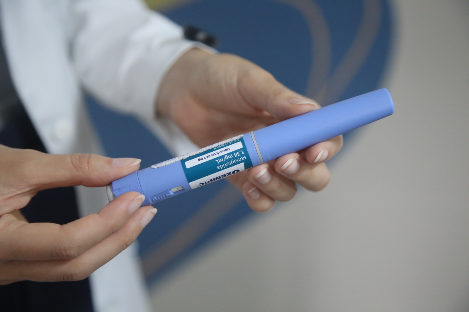 Manipulação irregular de “canetas emagrecedoras” acende alerta sanitário no estado do Rio de Janeiro