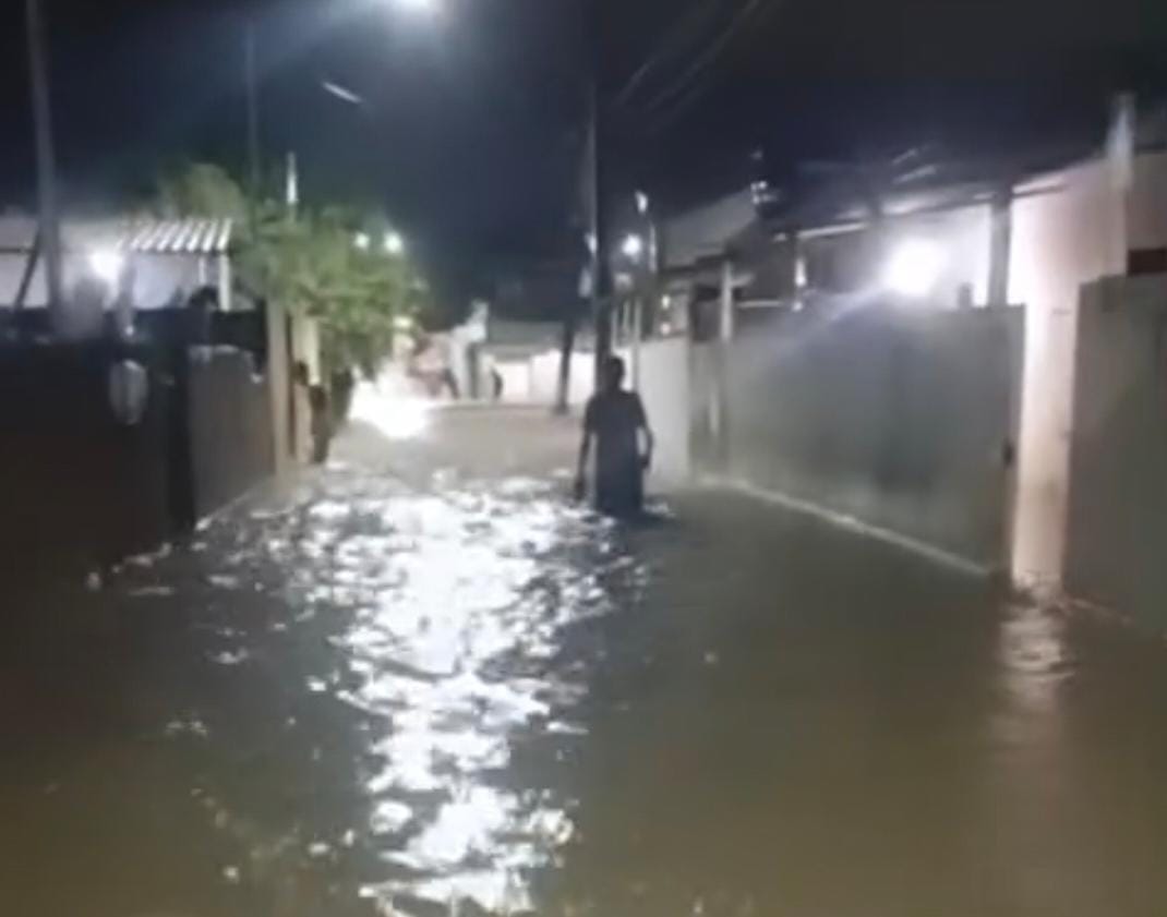 Temporal causa transtornos em vários pontos de Campos