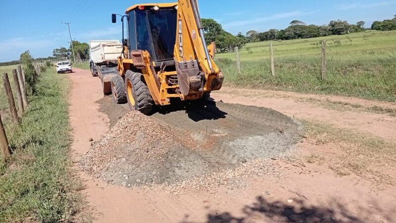 Agricultura realiza melhorias em mais de 400 vias por todo o município