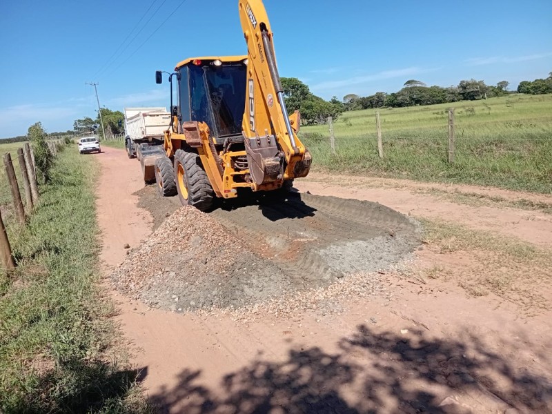 Agricultura realiza melhorias em mais de 400 vias por todo o município