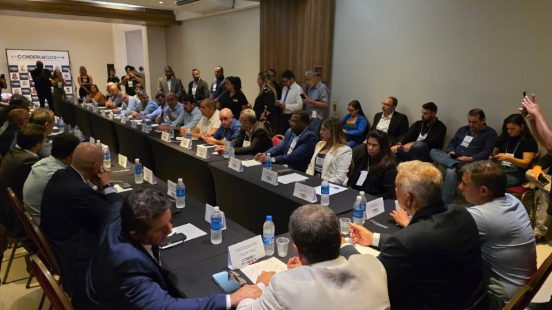 Prefeita participa de encontro de mobilização dos municípios em defesa dos royalties