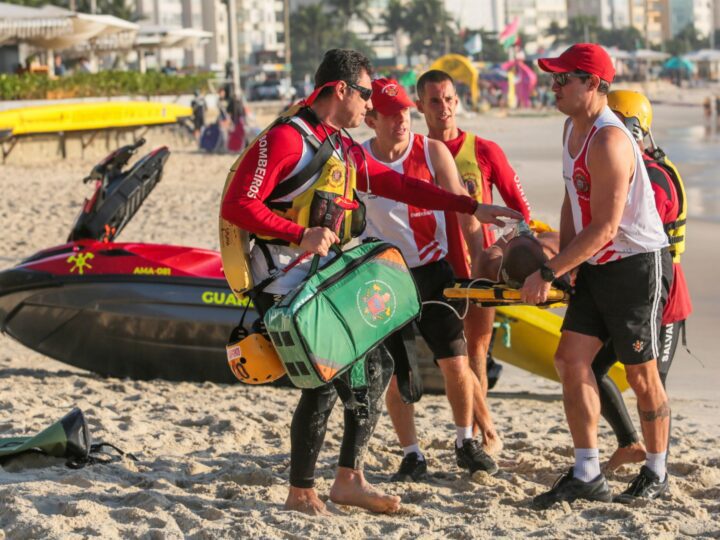 Governo do Estado registra quase 9 mil salvamentos no mar e reforça orientações de segurança