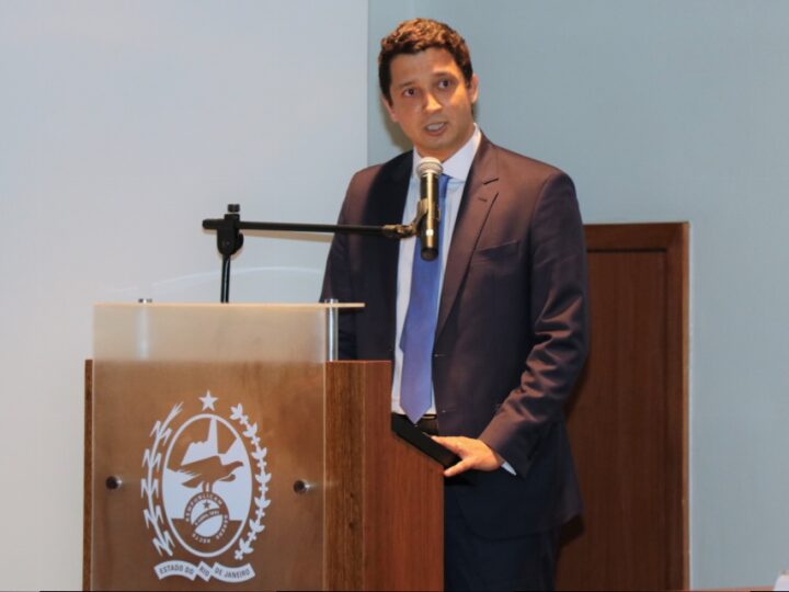 Governador em exercício nomeia novos secretários