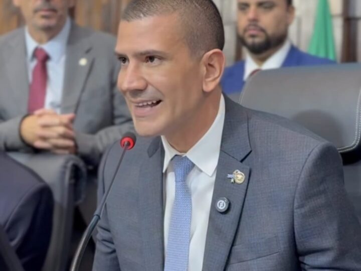 Douglas Ruas é eleito presidente da Alerj após impasse judicial e nova votação