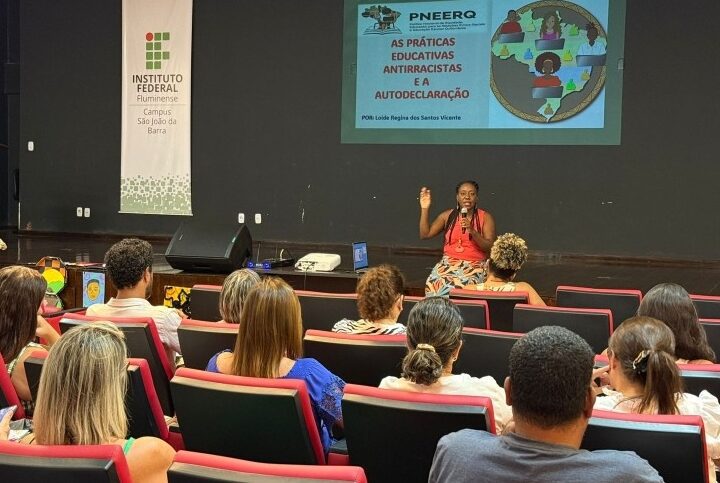 I Encontro de Formação Continuada em Educação para as Relações Étnico-Raciais realizado em SJB