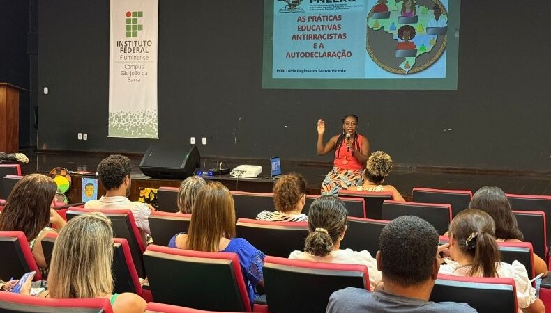 I Encontro de Formação Continuada em Educação para as Relações Étnico-Raciais realizado em SJB