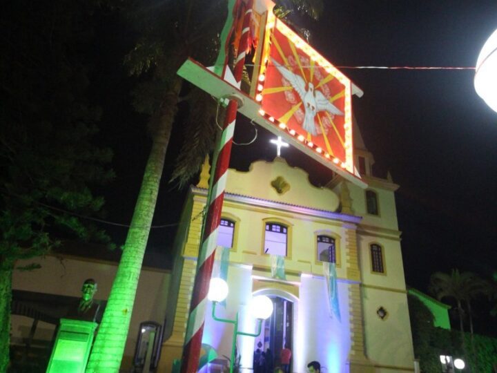 Tradicional Festa do Divino Espírito Santo na 251ª edição em SJB