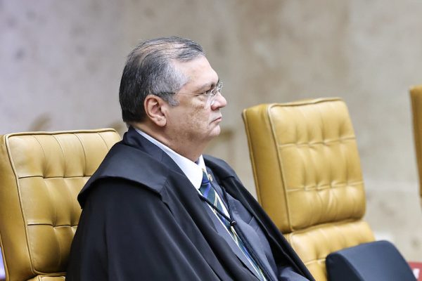 Julgamento dos royalties do petróleo no STF é suspenso após pedido de vista de Flávio Dino