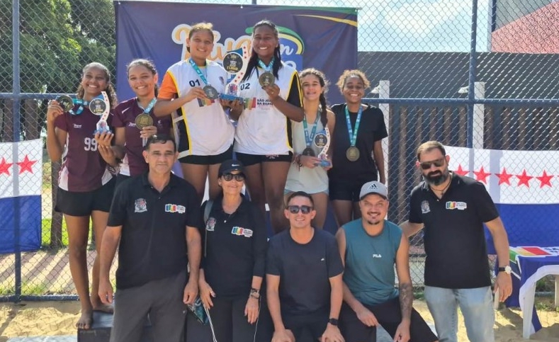 Dupla Maria Alice e Ágatha vence Torneio de Vôlei de Praia Feminino em SJB