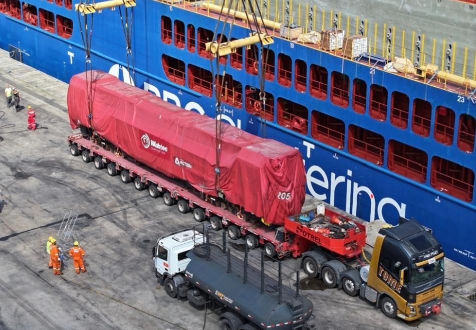 Porto do Açu realiza primeira exportação de locomotivas para a Austrália