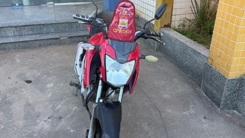 Motocicleta furtada em Atafona é recuperada após perseguição e proprietário agradece equipe do Proeis