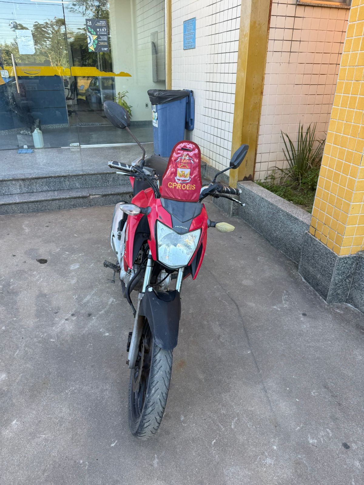Motocicleta furtada em Atafona é recuperada após perseguição e proprietário agradece equipe do Proeis