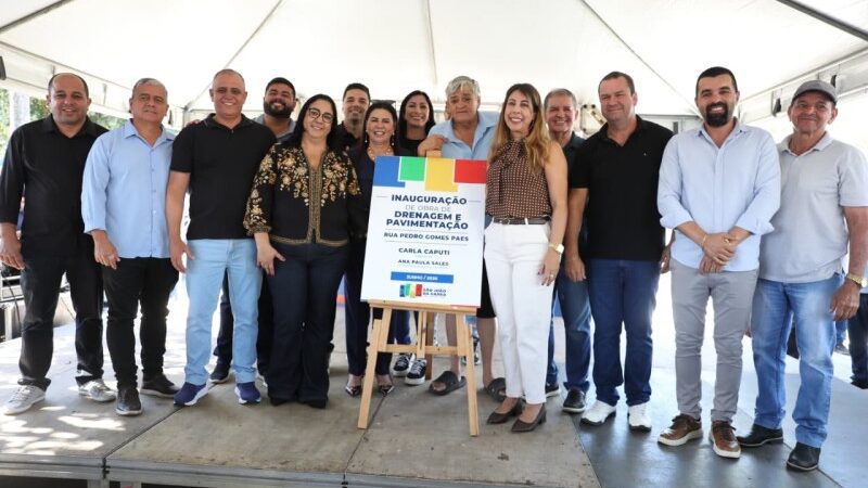 Prefeita Cala Caputi entrega obra de pavimentação em Cajueiro