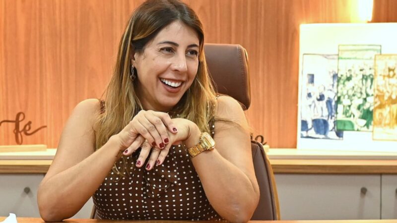 Prefeitura de SJB antecipa primeira parcela do 13º salário dos servidores para esta terça