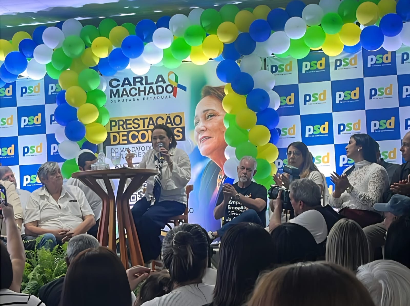 Carla Machado reúne multidão em prestação de contas e destaca trajetória de trabalho na Alerj