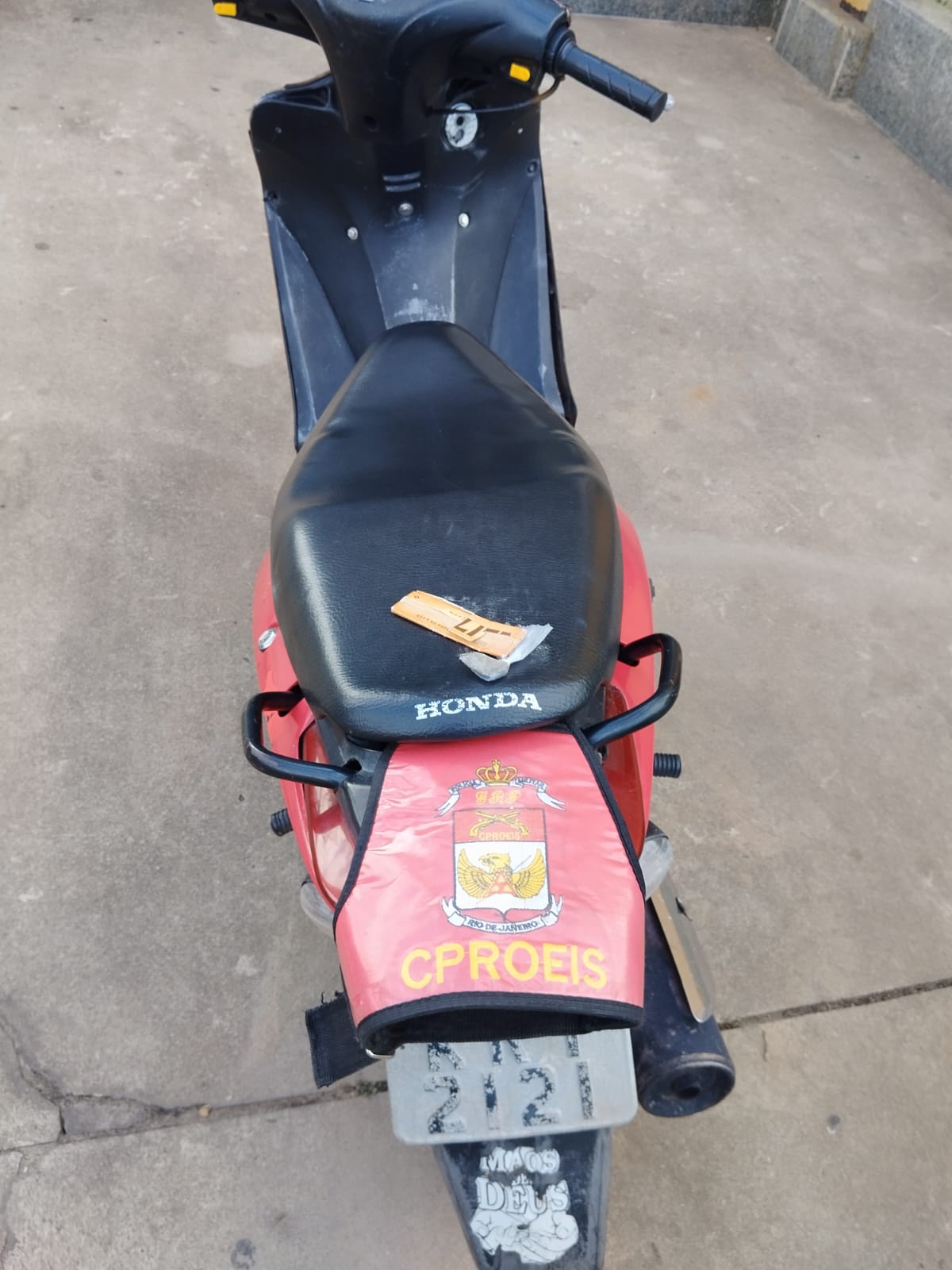 Motocicleta com registro de roubo é apreendida durante abordagem em SJB