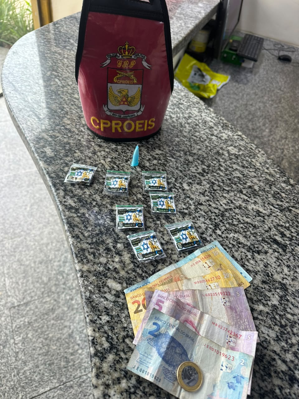 Homem é preso com cocaína em ação do Proeis que apreendeu também skank em Grussaí