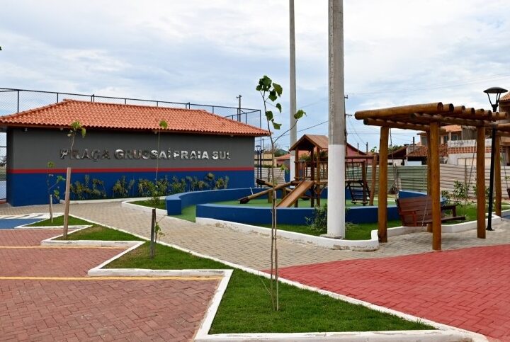 Praça Grussaí Praia Sul entregue à população