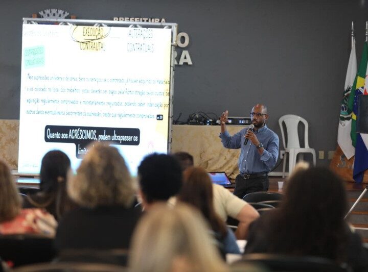 Prefeitura de SJB recebe curso da Escola de Contas do TCE-RJ sobre contratos administrativos