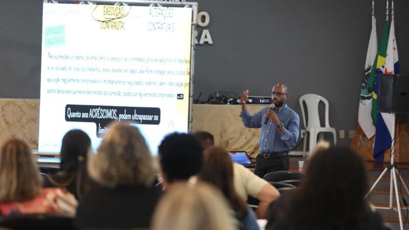 Prefeitura de SJB recebe curso da Escola de Contas do TCE-RJ sobre contratos administrativos